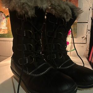 American Vintage Black Lace Up Fur Boots
